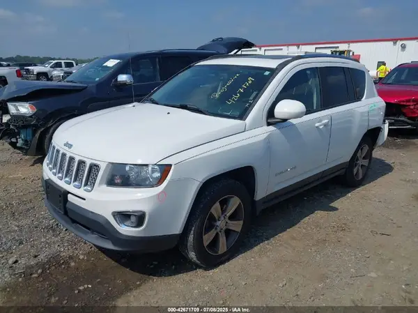1C4NJDEB3HD125390 2017 JEEP COMPASS - Image 2