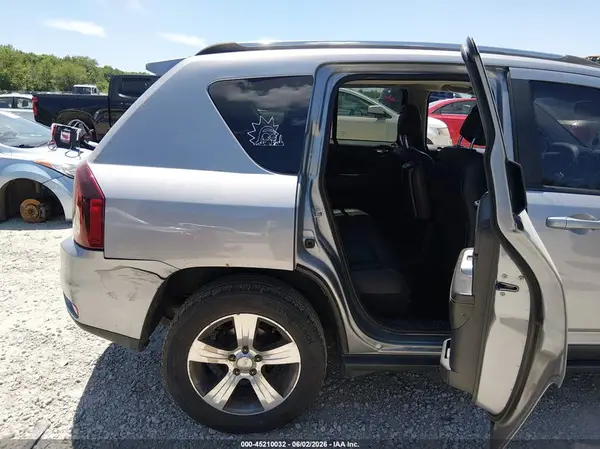 1C4NJDEB3HD126555 2017 JEEP COMPASS - Image 8