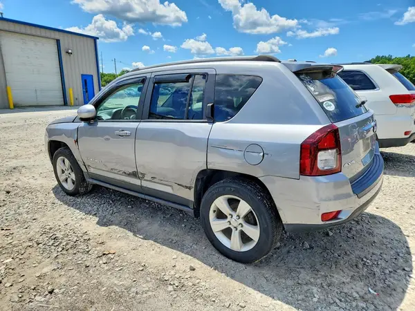 1C4NJDEB3HD162312 2017 JEEP COMPASS - Image 2