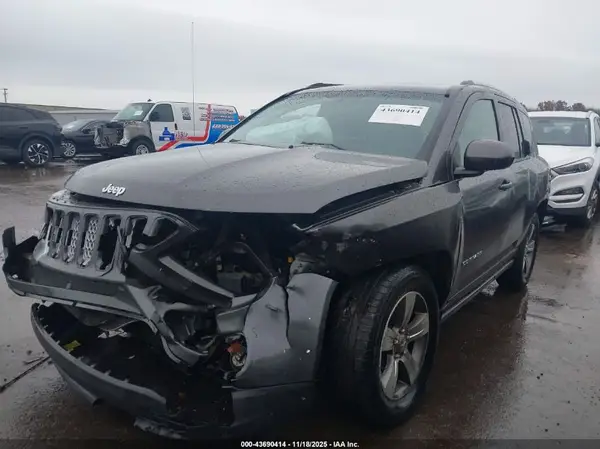 1C4NJDEB3HD192328 2017 JEEP COMPASS - Image 2