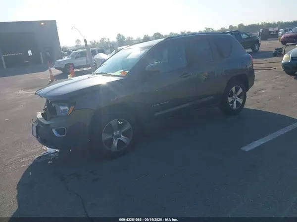 1C4NJDEB3HD192636 2017 JEEP COMPASS - Image 2
