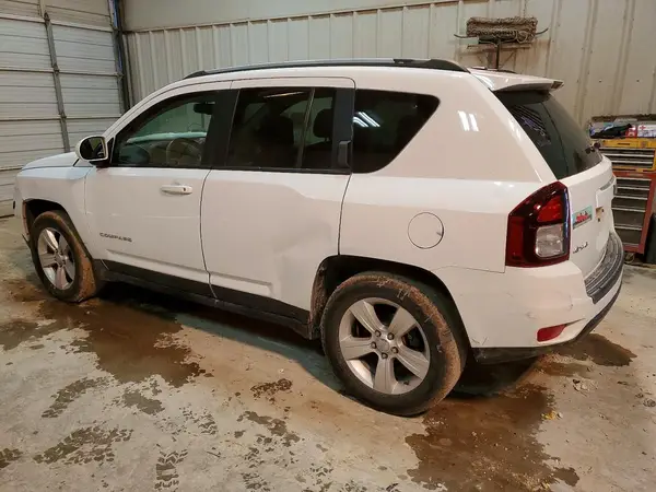 1C4NJDEB3HD204705 2017 JEEP COMPASS - Image 2