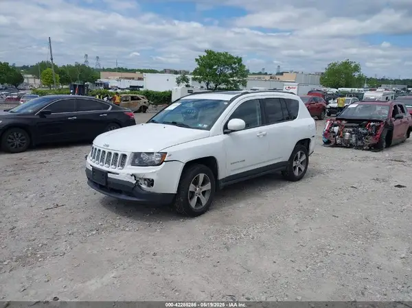 1C4NJDEB4GD657732 2016 JEEP COMPASS - Image 2