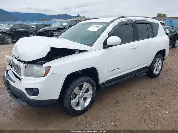 1C4NJDEB4GD733126 2016 JEEP COMPASS - Image 2