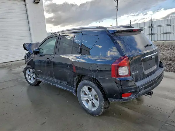 1C4NJDEB4HD105195 2017 JEEP COMPASS - Image 2