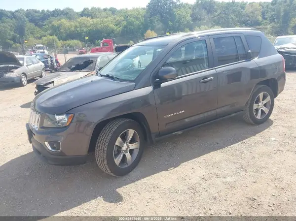 1C4NJDEB4HD109506 2017 JEEP COMPASS - Image 2