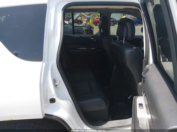 1C4NJDEB4HD126273 2017 JEEP COMPASS - Image 8