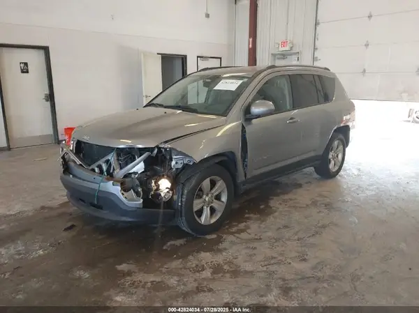 1C4NJDEB4HD144465 2017 JEEP COMPASS - Image 2