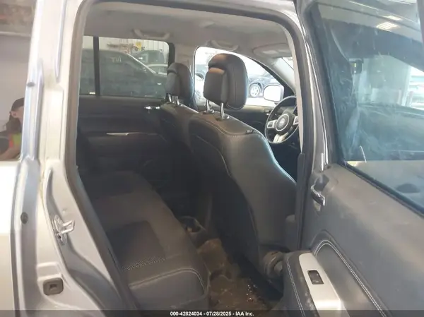 1C4NJDEB4HD144465 2017 JEEP COMPASS - Image 8