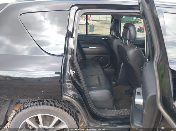 1C4NJDEB4HD163579 2017 JEEP COMPASS - Image 8