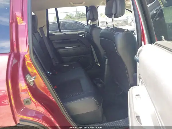 1C4NJDEB4HD168300 2017 JEEP COMPASS - Image 8
