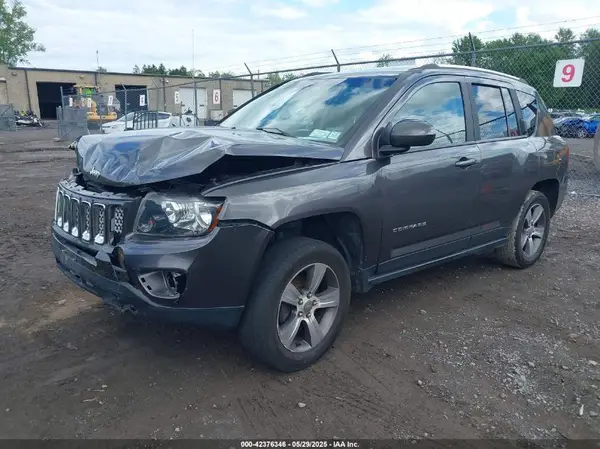 1C4NJDEB4HD171990 2017 JEEP COMPASS - Image 2