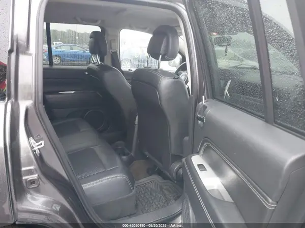 1C4NJDEB4HD176557 2017 JEEP COMPASS - Image 8