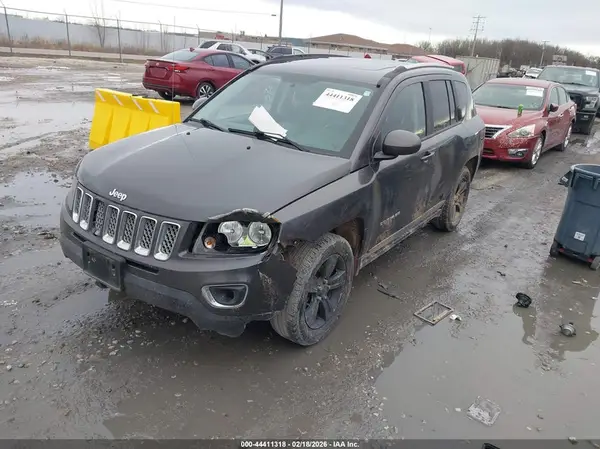 1C4NJDEB4HD192306 2017 JEEP COMPASS - Image 2