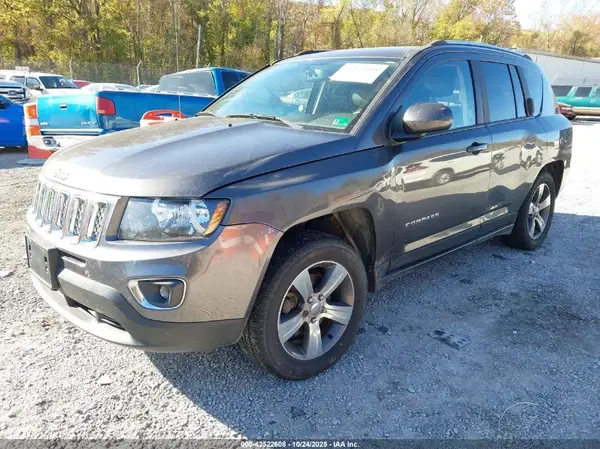 1C4NJDEB4HD193634 2017 JEEP COMPASS - Image 2