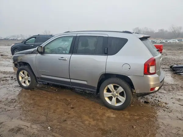1C4NJDEB5GD662597 2016 JEEP COMPASS - Image 2