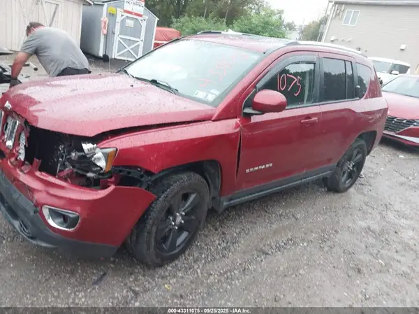 1C4NJDEB5GD795070 2016 JEEP COMPASS - Image 2