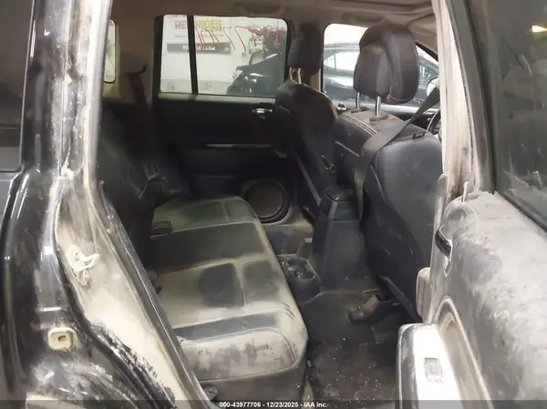 1C4NJDEB5HD100362 2017 JEEP COMPASS - Image 8