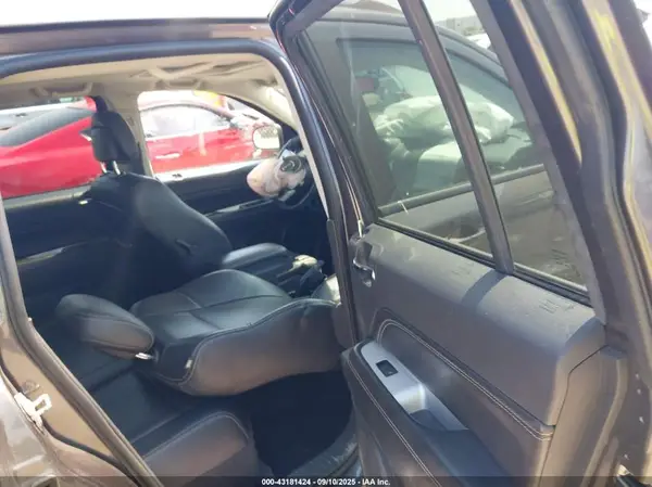 1C4NJDEB5HD100524 2017 JEEP COMPASS - Image 8