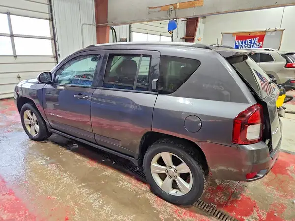 1C4NJDEB5HD154664 2017 JEEP COMPASS - Image 2