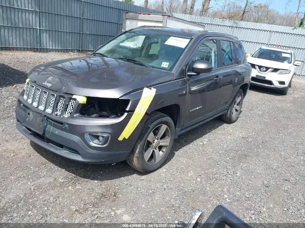 1C4NJDEB5HD175630 2017 JEEP COMPASS - Image 2