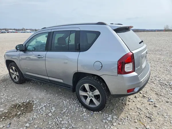 1C4NJDEB6GD768718 2016 JEEP COMPASS - Image 2