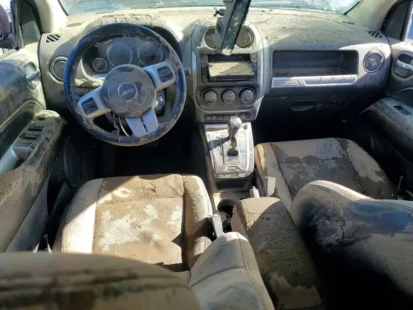1C4NJDEB6HD100600 2017 JEEP COMPASS - Image 8