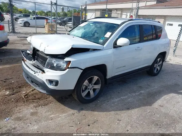 1C4NJDEB6HD110575 2017 JEEP COMPASS - Image 2