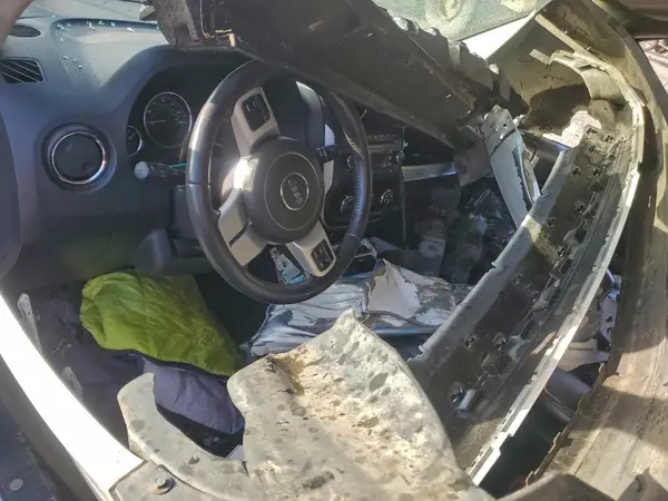 1C4NJDEB6HD112083 2017 JEEP COMPASS - Image 8