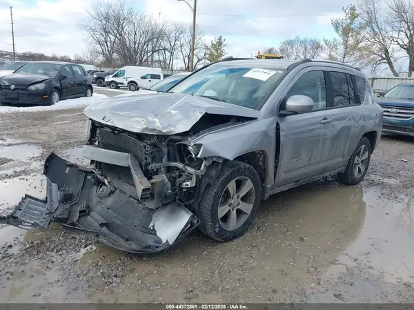 1C4NJDEB6HD113489 2017 JEEP COMPASS - Image 2