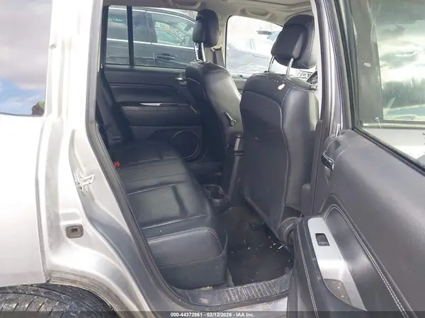 1C4NJDEB6HD113489 2017 JEEP COMPASS - Image 8