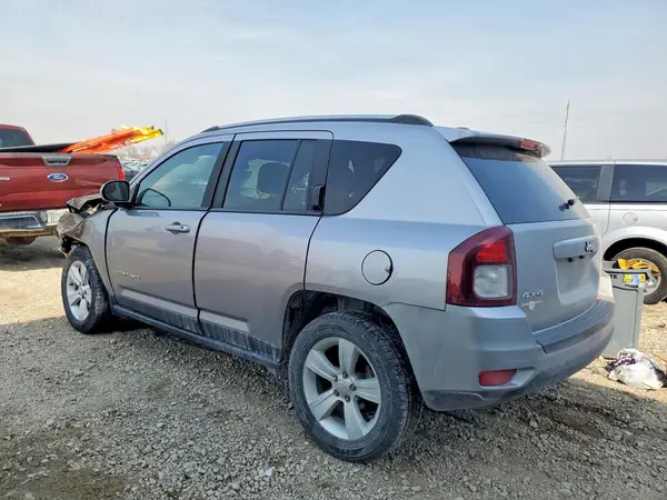 1C4NJDEB6HD121544 2017 JEEP COMPASS - Image 2