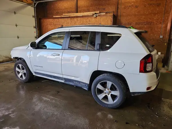 1C4NJDEB6HD126338 2017 JEEP COMPASS - Image 2