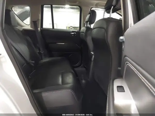 1C4NJDEB6HD163681 2017 JEEP COMPASS - Image 8