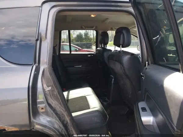 1C4NJDEB6HD175751 2017 JEEP COMPASS - Image 8
