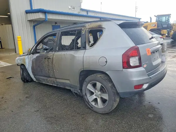 1C4NJDEB6HD193599 2017 JEEP COMPASS - Image 2