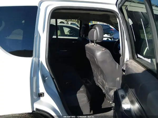 1C4NJDEB7GD586591 2016 JEEP COMPASS - Image 8