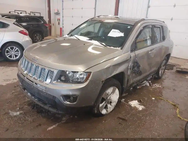 1C4NJDEB7GD772132 2016 JEEP COMPASS - Image 2