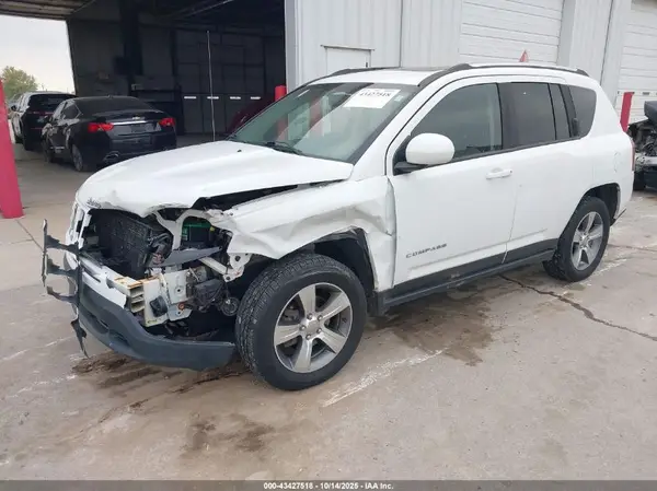 1C4NJDEB7GD772177 2016 JEEP COMPASS - Image 2