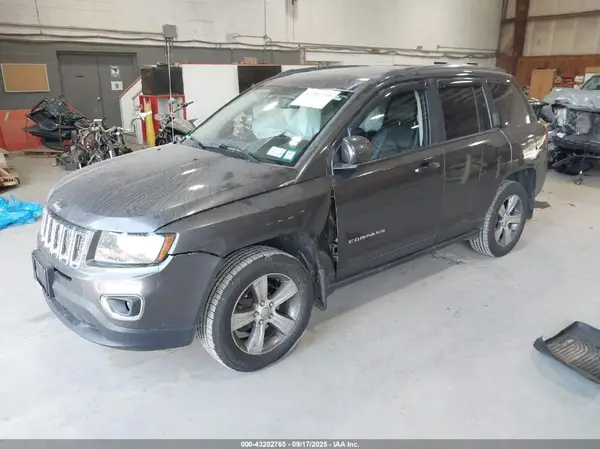 1C4NJDEB7GD809499 2016 JEEP COMPASS - Image 2
