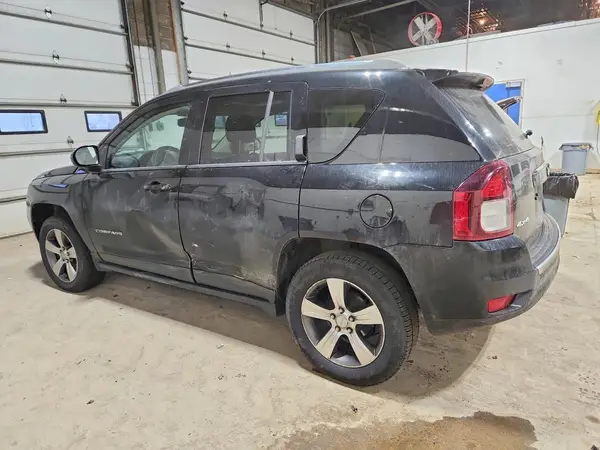 1C4NJDEB7HD100749 2017 JEEP COMPASS - Image 2