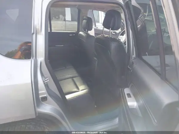 1C4NJDEB7HD110195 2017 JEEP COMPASS - Image 8