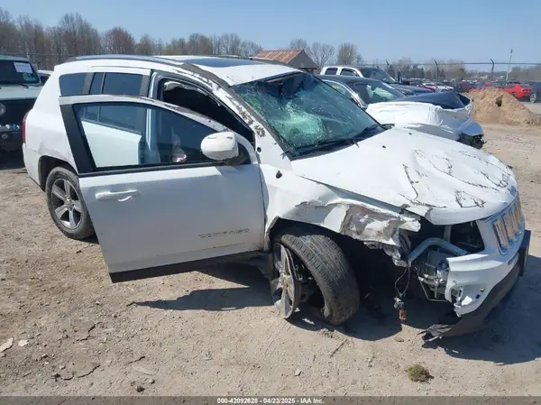 1C4NJDEB7HD126672 2017 JEEP COMPASS - Image 1
