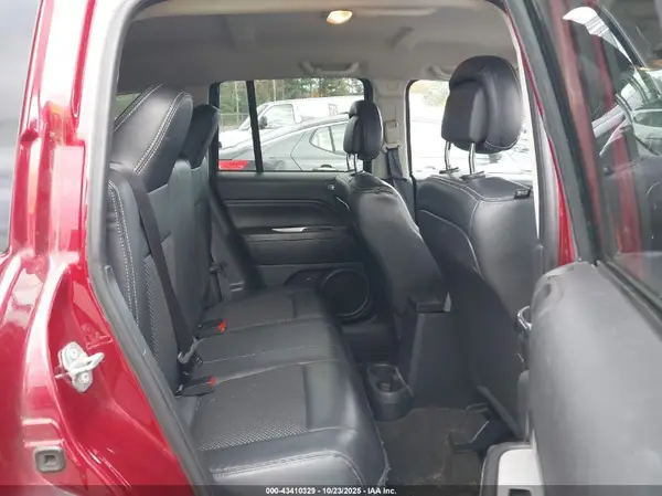 1C4NJDEB7HD127689 2017 JEEP COMPASS - Image 8