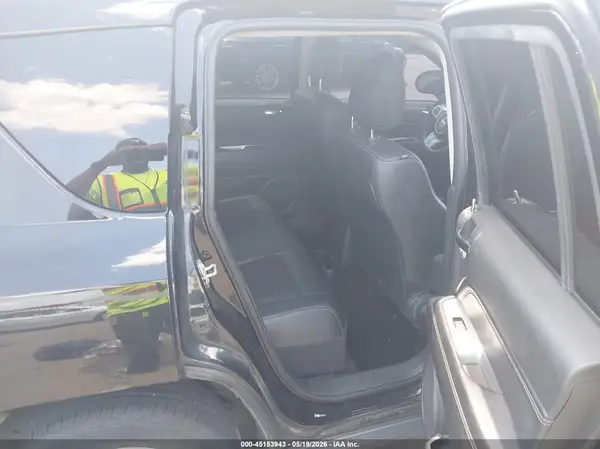 1C4NJDEB7HD128308 2017 JEEP COMPASS - Image 8
