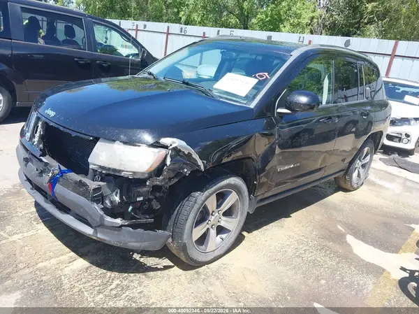 1C4NJDEB7HD137025 2017 JEEP COMPASS - Image 2