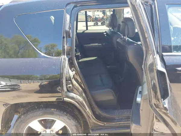 1C4NJDEB7HD137025 2017 JEEP COMPASS - Image 8