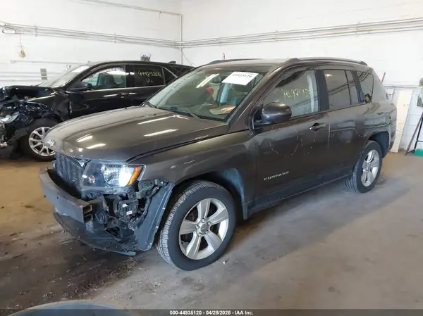 1C4NJDEB8GD631229 2016 JEEP COMPASS - Image 2