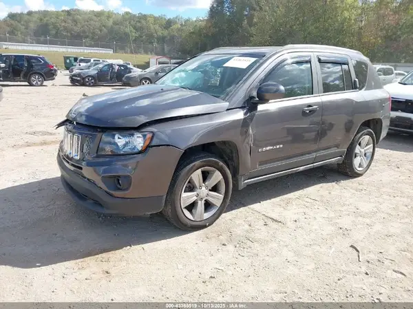 1C4NJDEB8GD635829 2016 JEEP COMPASS - Image 2