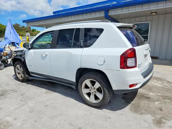 1C4NJDEB8GD714174 2016 JEEP COMPASS - Image 2